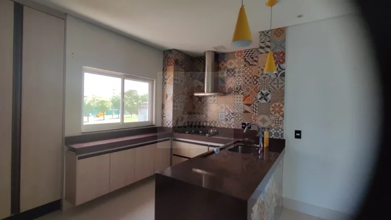 Imagem Casa de luxo em condomínio no Jardim Itália, Cuiabá-MT: 5 quartos, 5 suítes, 3 salas, 6 banheiros, 6 vagas, 382m².