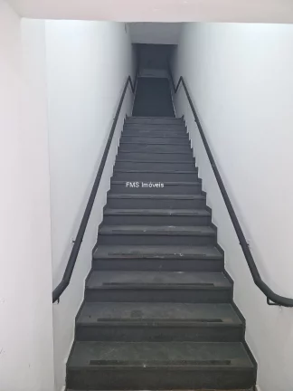 Imagem Loja comercial ampla em Pinheiros, São Paulo-SP: 6 banheiros, 15 vagas, 974m² de área! Venha conferir!