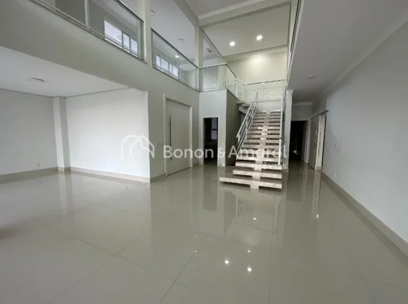 Imagem Excelente Casa à Venda em Valinhos - SP

Esta casa está situada em uma localização privilegiada,...