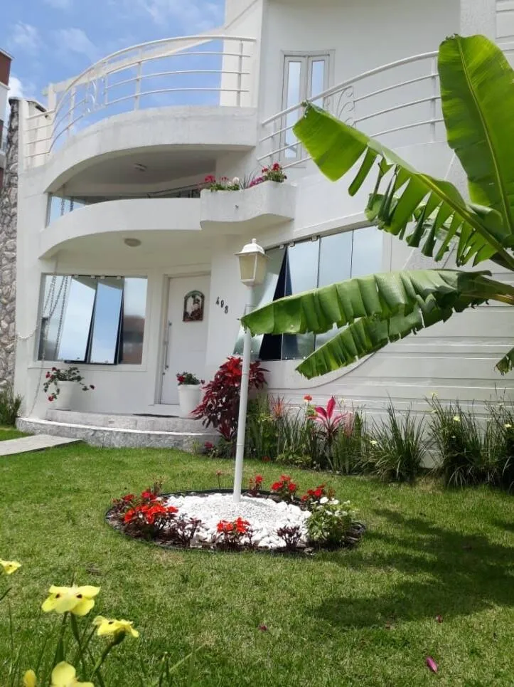Foto do imóvel: Casa à Venda na Cachoeira do Bom Jesus - Conforto, Segurança em Avenida Dos Jerivás