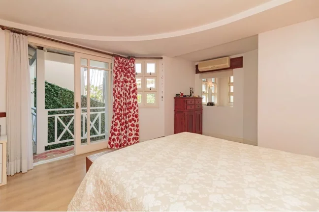 Imagem Casa para venda no bairro Chácara das Pedras em Porto Alegre