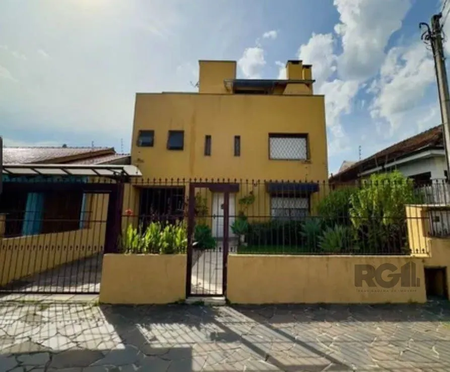 Imagem Casa sobrado no Partenon de 5 dormitórios