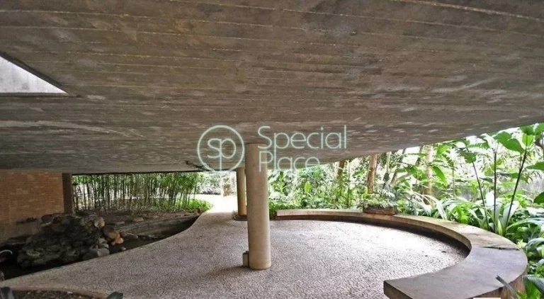 Imagem Excelente residência com 976m² de área construída num terreno de 3.100m² no bairro Cidade Jardi...