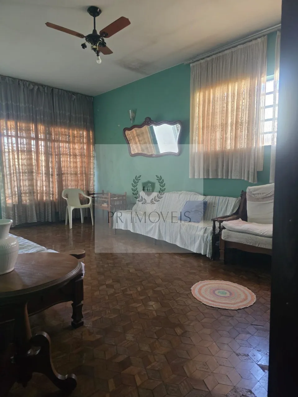 Foto do imóvel Linda Casa à Venda em Araraquara-SP, no Jardim do Carmo! 3 Quartos, 1 Sala, 2 Banheiros, 8 Vagas de Garagem - 296,63 m²!