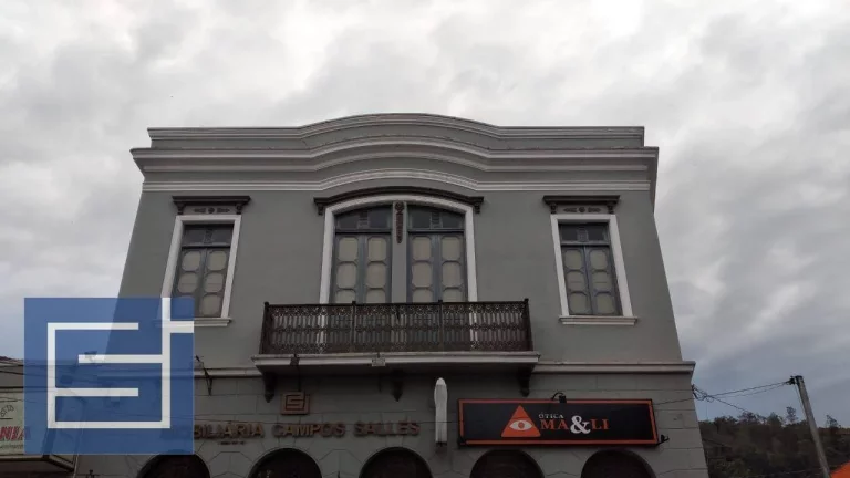 Imagem Casa com 6 dormitórios para alugar por R$ 5.000/mês - Rua José Ângelo Calafiori, Centro - Socorro/SP