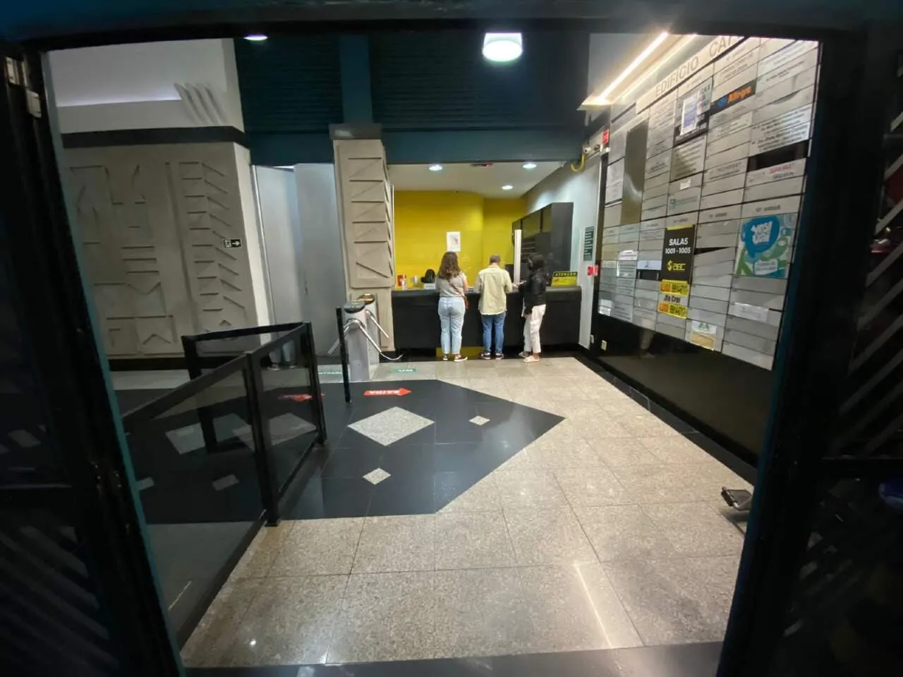 Imagem ÁREA HOSPITALAR+AR CONDICIONADO+SALA DE ESPERA