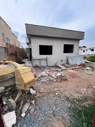 Imagem MEIO LOTE+PORÃO EM BAIXO+3QUARTOS+2VAGAS