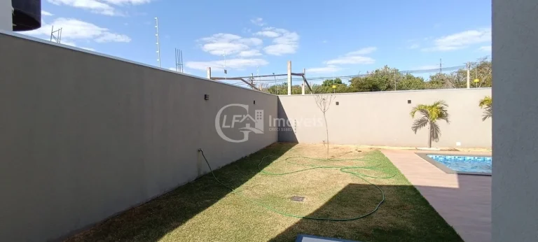 Imagem Imperdível casa à venda em Campo Grande-MS, Bairro Seminário: 3 quartos, 1 suíte, 2 salas, 3 banheiros, 3 vagas, 128m².