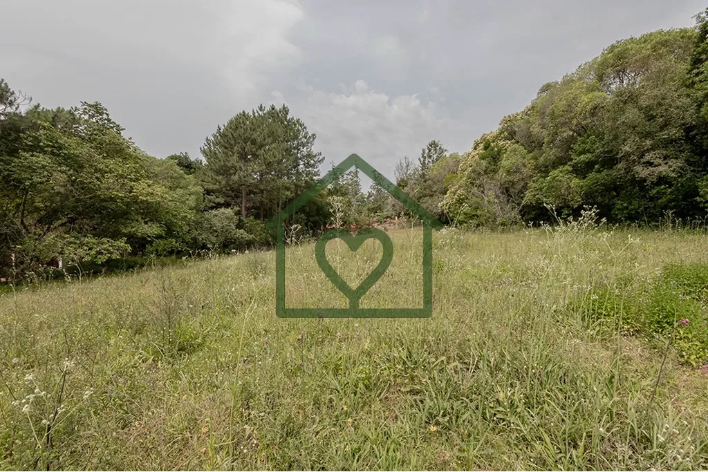 Imagem Descubra uma oportunidade incrível para adquirir um terreno excepcional, localizado na charmosa cid...