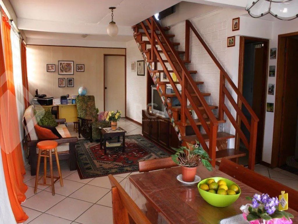 Imagem Casa para Venda - 246.24m², 5 dormitórios, sendo 1 suites, 4 vagas - Rubem Berta
