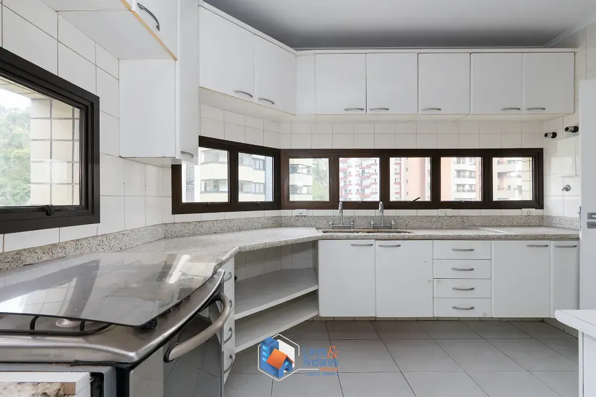 Imagem Apartamento para venda em Vila Andrade com 3 quartos, sendo 3 suítes, 184m²
