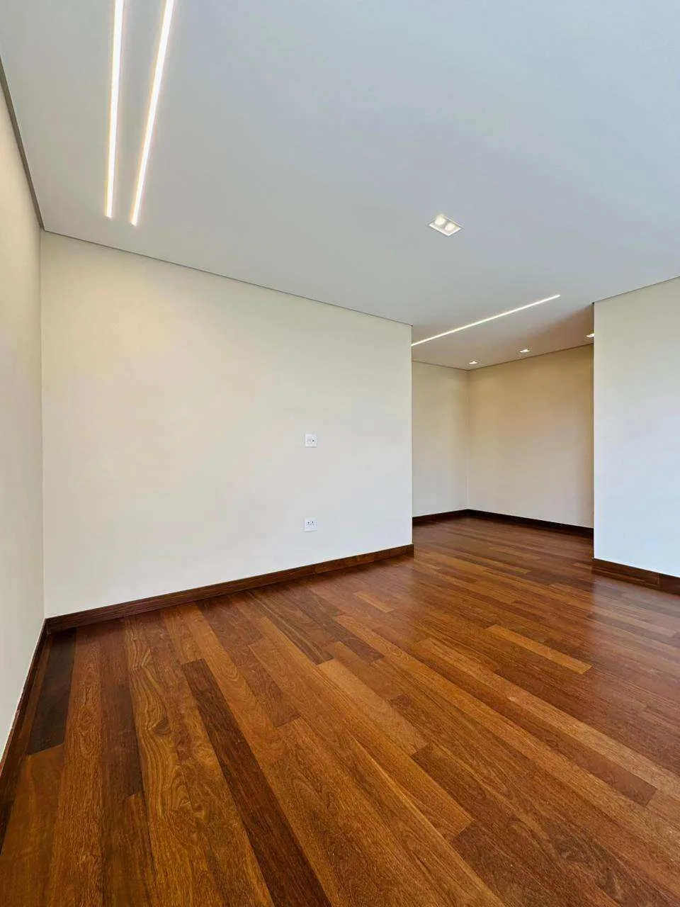 Imagem Casa à venda em Franca, Núcleo Agrícola Alpha, com 4 quartos, 304m2