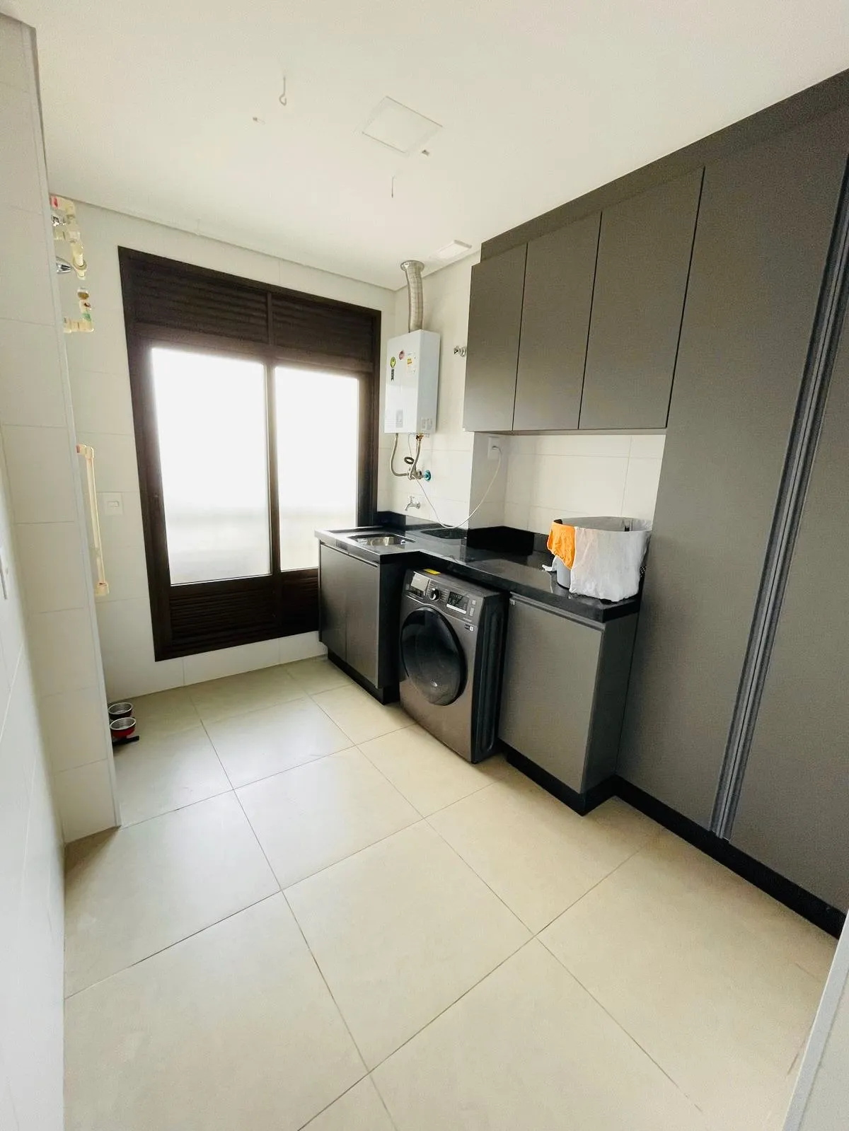 Imagem Apartamento para locação em São Paulo-SP, Green Valley Alphaville: 3 suítes, 2 salas, 4 banheiros, 4 vagas, 228m². Aproveite!