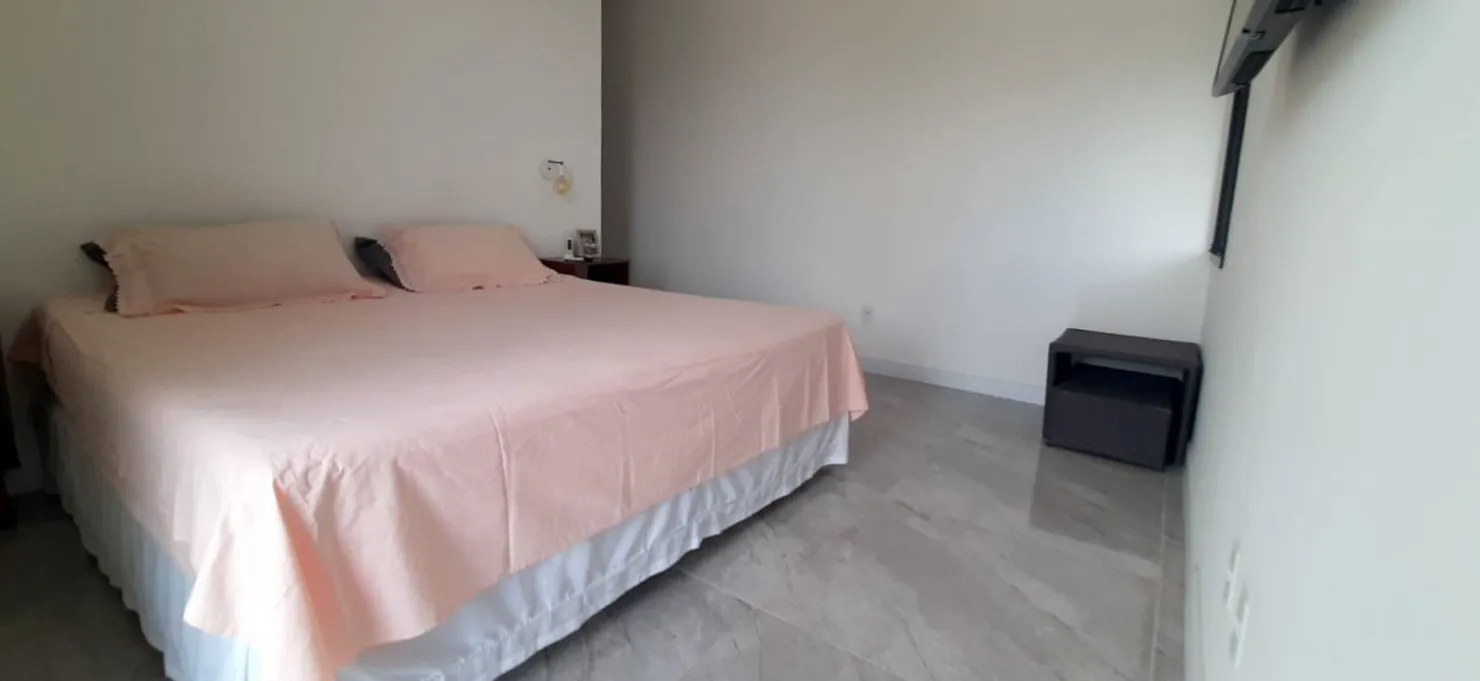 Imagem Casa à venda 3 Quartos, 3 Suites, 4 Vagas, 489M², Village Mantiqueira, Guaratinguetá - SP