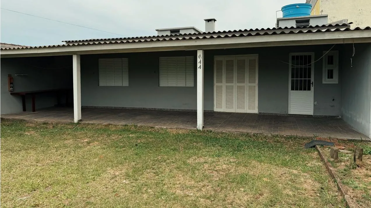 Imagem Casa à venda em Arroio do Sal, Praia Azul, com 1 quarto, 109,8m2