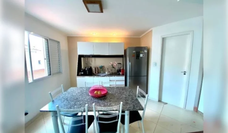 Imagem VENDE-SE LINDA CASA TRIPLEX DE 153M², 4 DORMITÓRIOS, EM EXCELENTE CONDOMÍNIO FECHADO!
