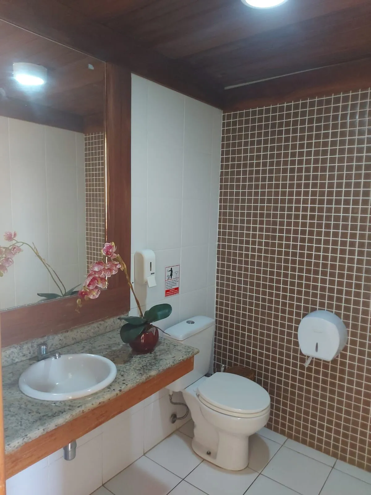 Imagem Apartamento térreo à venda, localizado no bairro Praia do Forte em Mata de São João-BA