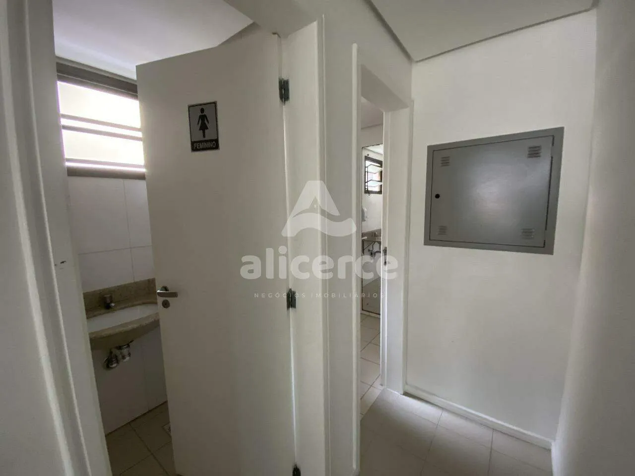 Imagem Apartamento à venda com 3 quartos 1 suíte, 107,71m² em Centro Florianópolis