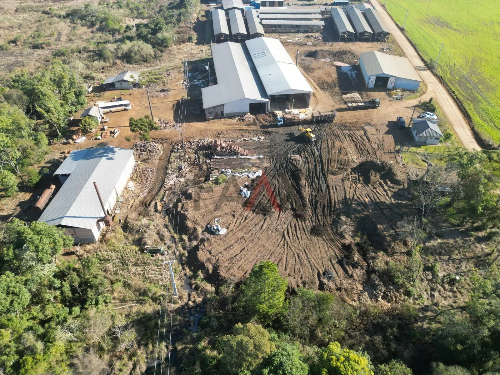 Imagem Terreno de 21.000m e 3.000,00m de área construída com ótima localização à venda na Palmeirinha, PR