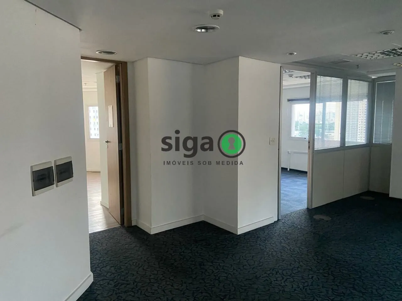 Imagem Conjunto Comercial Pronto para Uso ao Lado do Metrô na Barra Funda com 6 Vagas de Garagem