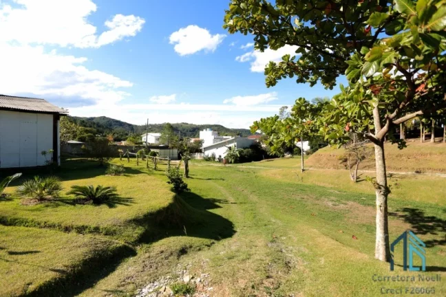Imagem Sítio Lindo, com uma bela cachoeira, com cabanas e casa, em Governador Celso Ramos - SC