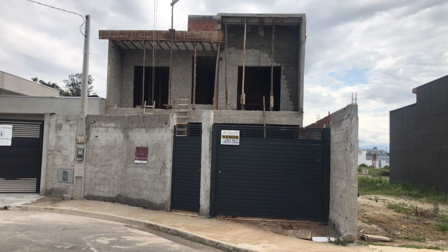 Imagem Casa à venda 3 Quartos, 1 Suite, 2 Vagas, 175.06M², Res. Santa Clara, Pindamonhangaba - SP