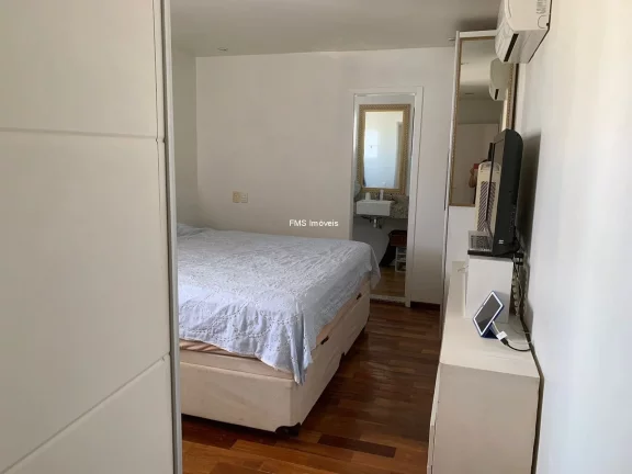 Imagem Apartamento em Moema, São Paulo-SP: 4 quartos, 4 suítes, 6 banheiros, 4 vagas, 358m². Venha conferir!