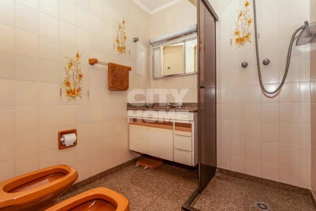 Imagem Ótimo apartamento com 301m² no Campo Belo, um por andar. Amplo living com varanda, home theather, ...