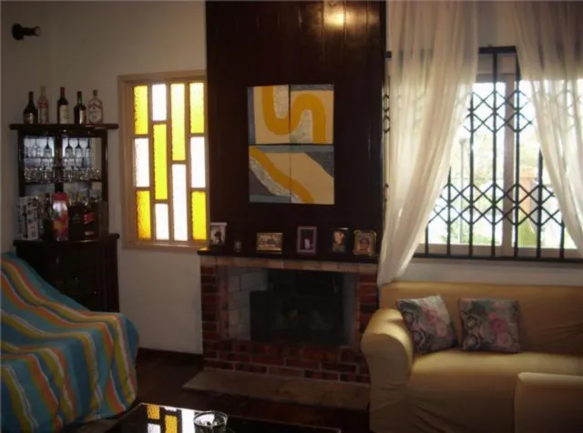 Imagem Casa para Venda - 238m², 4 dormitórios, sendo 1 suites, 2 vagas - Medianeira