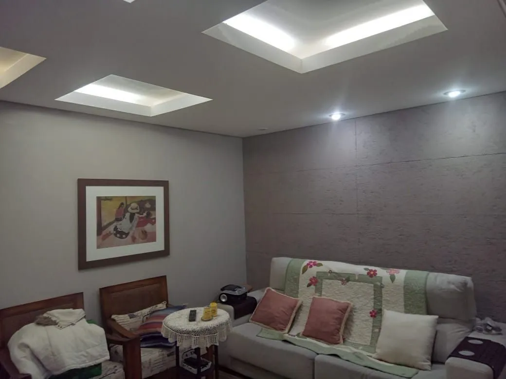 Imagem Casa sobrado Comercial e Residencial de 4 dormitórios e 6 banheiros e 5 vagas de garagem