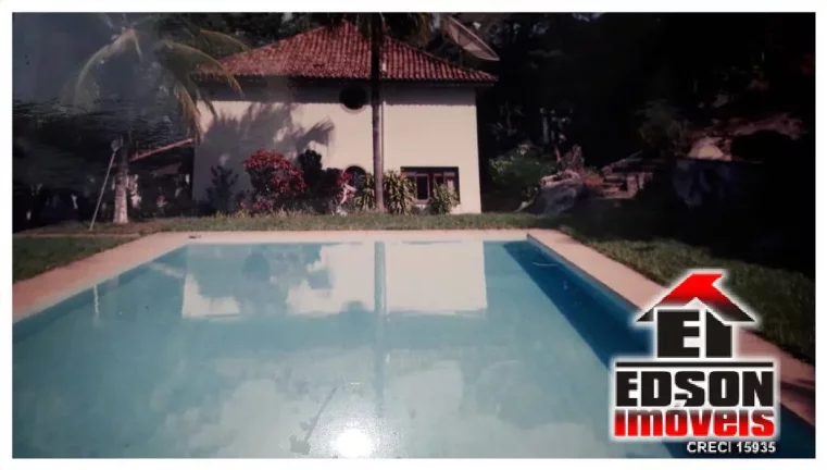 Imagem Vendo Sítio de 9.000 m² com Benfeitorias, em Itaipuaçu