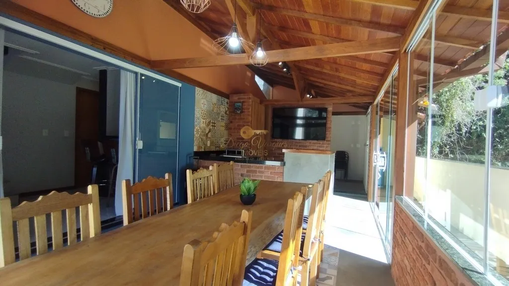 Imagem Casa em Condomínio para Venda em Teresópolis / RJ no bairro Cascata dos Amores