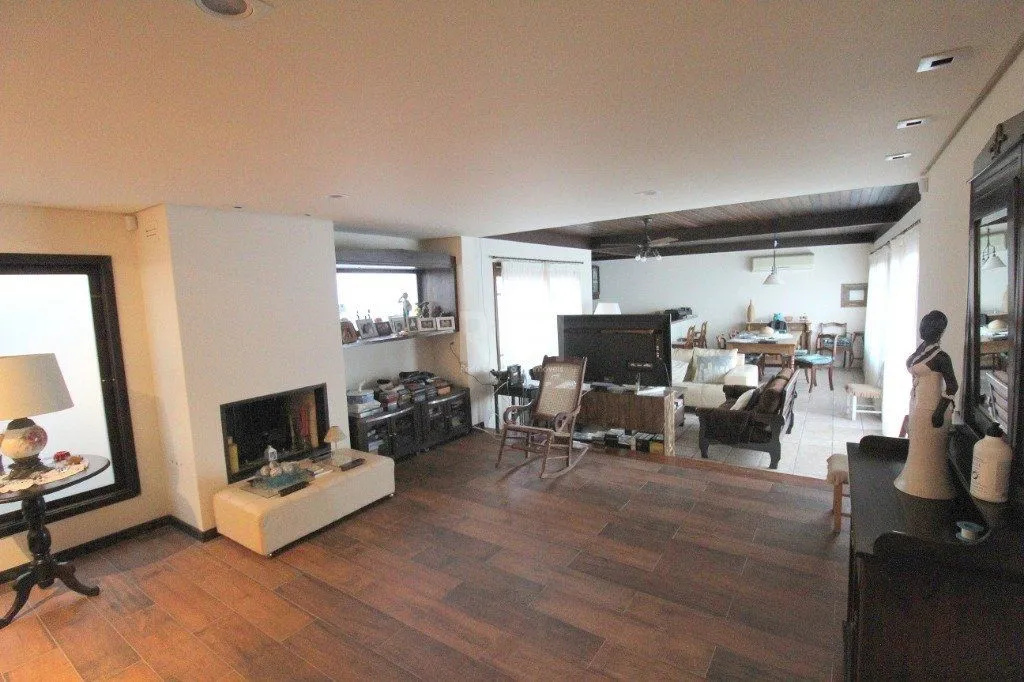 Imagem Casa para Venda - 100m², 3 dormitórios, 3 vagas - Nonoai