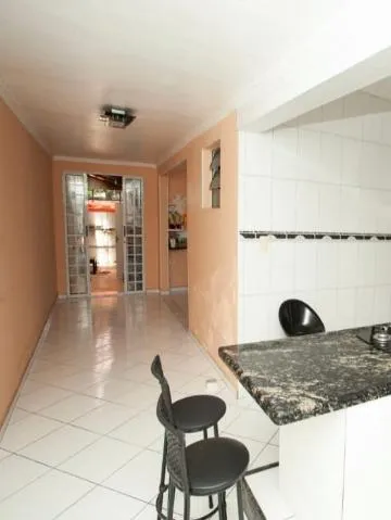 Imagem LOCAÇÃO DE CASA COMERCIAL OU RESIDENCIAL NO JARDIM CUMBICA, EM GUARULHOS/SP, 227m² com 3 quartos, suíte, cozinha com ilha e garagem. CONSULTE-NOS.