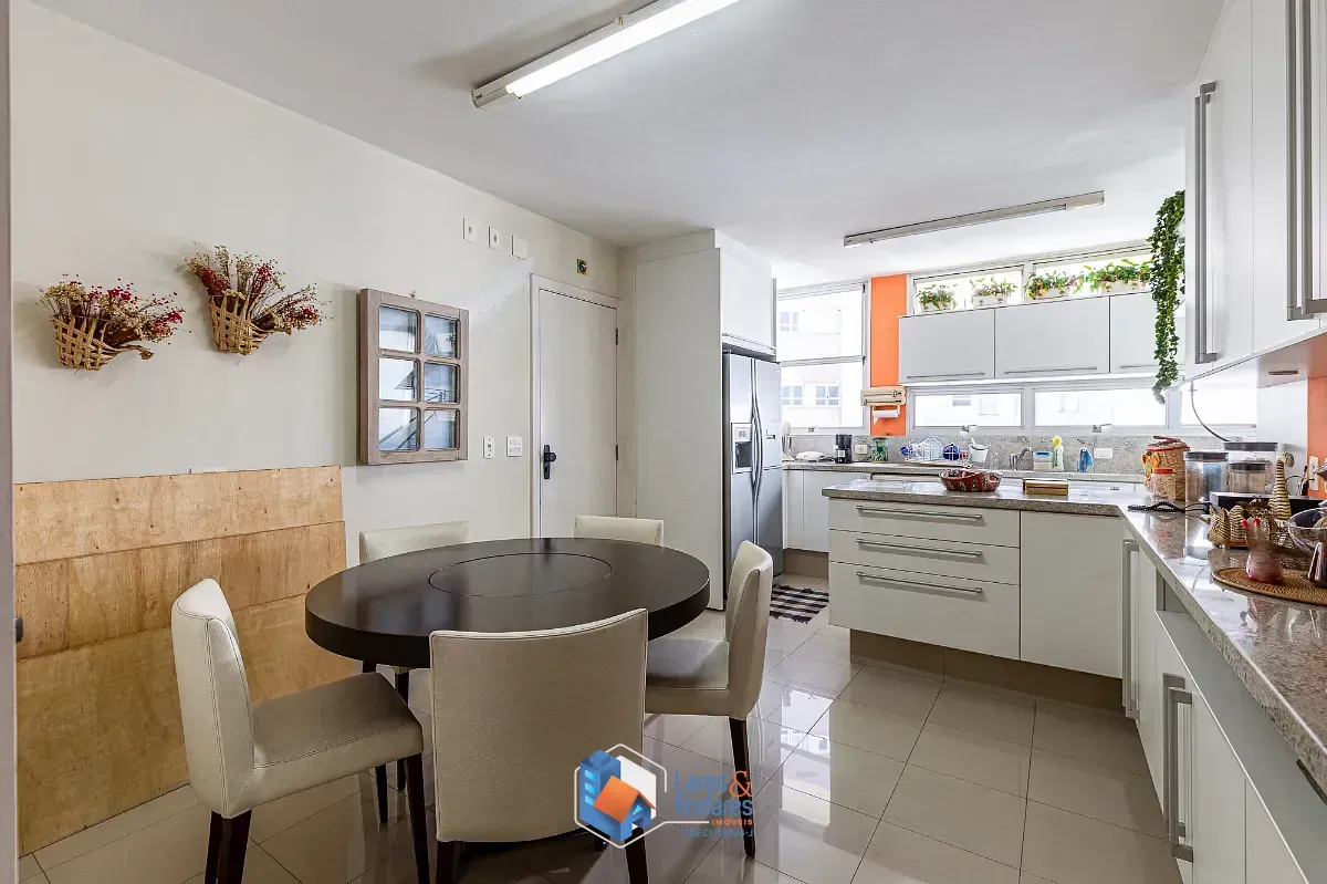 Imagem Cobertura para venda em Jardim Paulista com 3 quartos, sendo 1 suíte, 277m²
