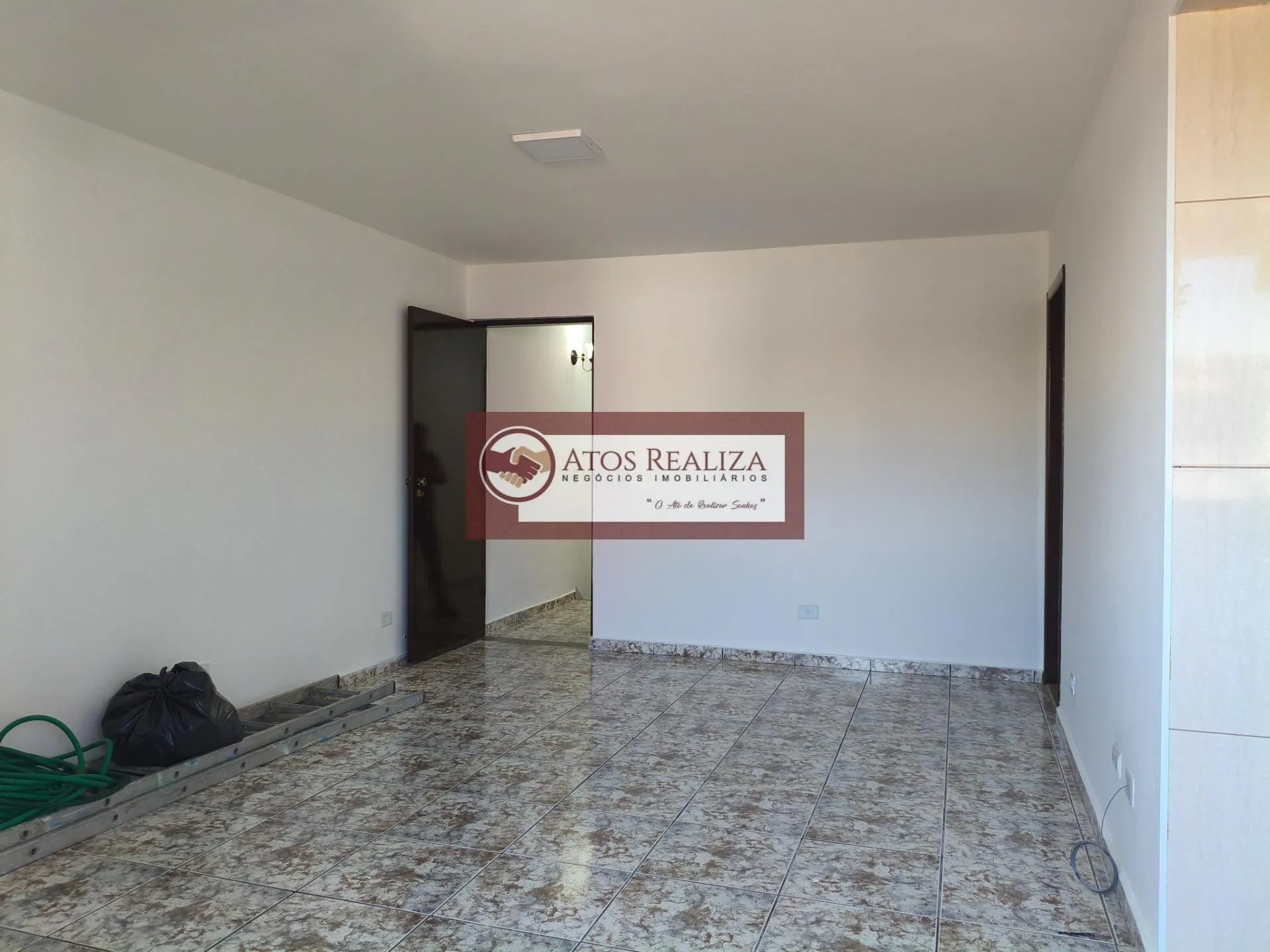 Imagem Prédio com Casas em Balneário São José - SP para Alugar