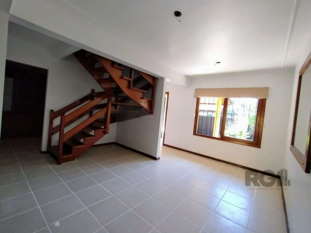 Imagem Casa de 3 dormitórios no bairro Ipanema - Porto Alegre