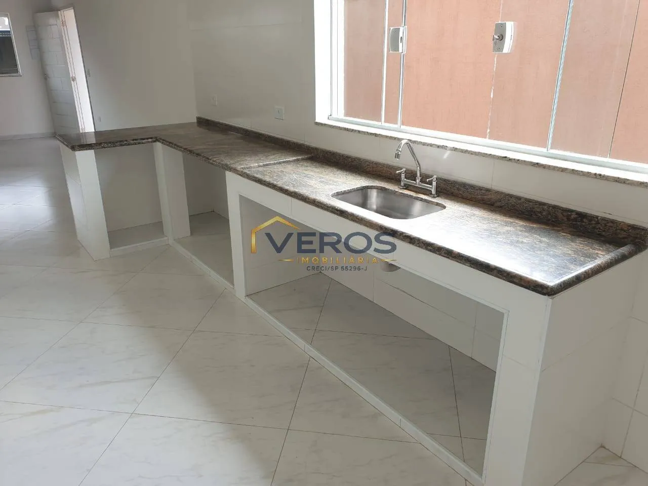 Imagem Sobrado Recém-Reformado com 5 quartos à Venda no Indaiá