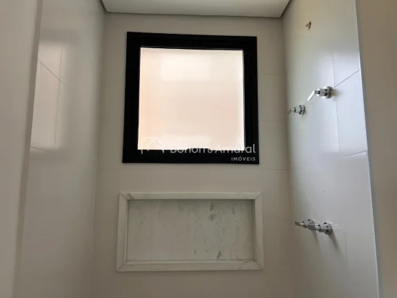 Imagem Unidade com 2 dormitórios com Porcelanato em 100%, Cozinha com Bancadas na cor Siena e Bancada
Banh...