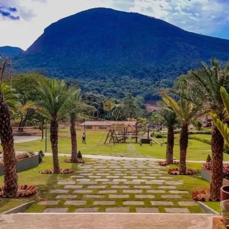 Imagem Terreno em Condomínio para Venda em Teresópolis / RJ no bairro Fazenda Alpina