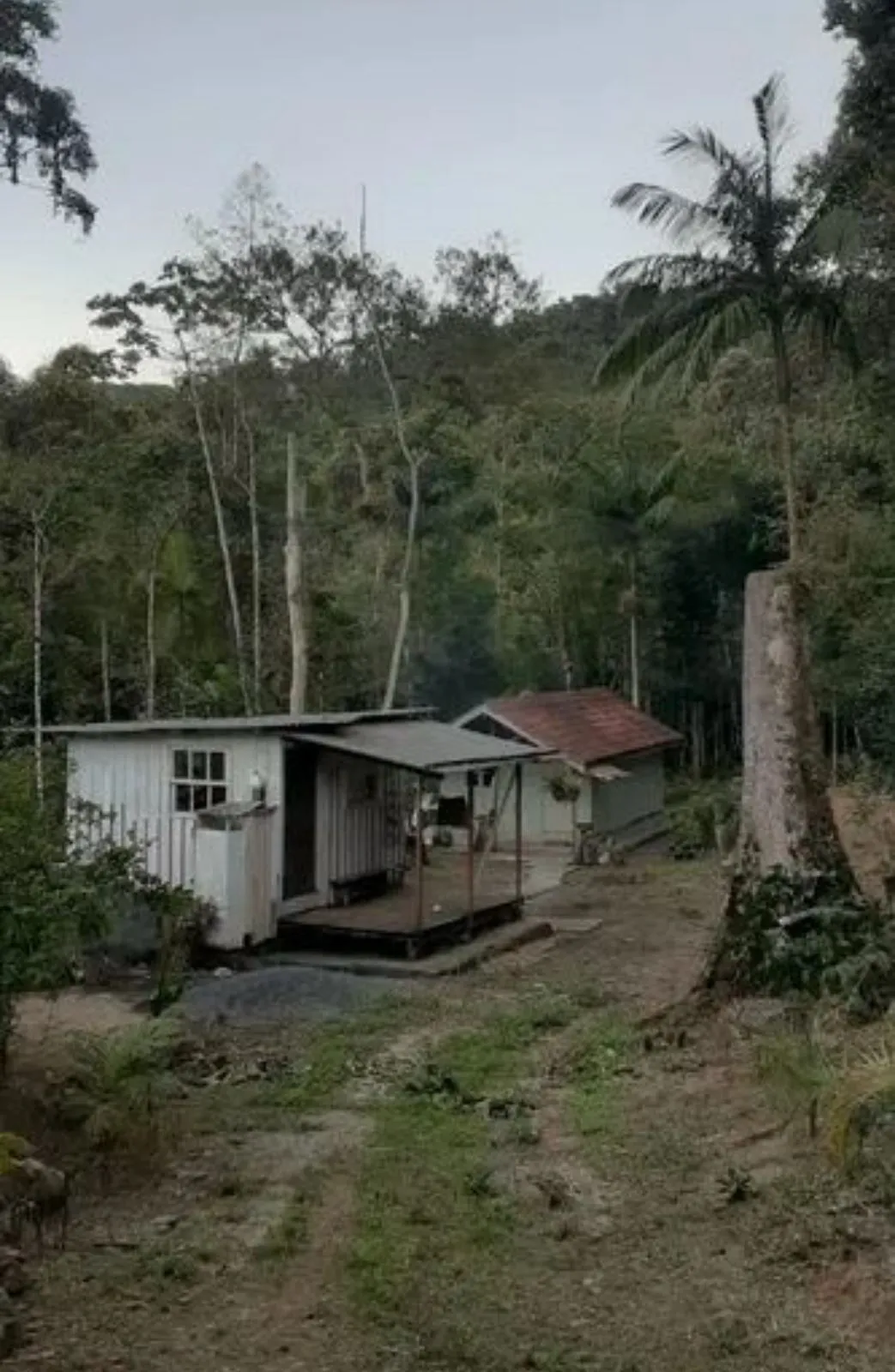 Imagem Sítio à venda em Tapiraí-SP com uma linda cachoeira