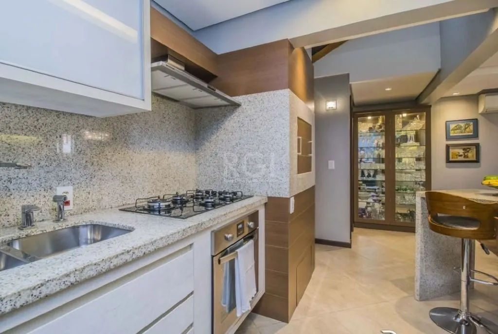 Imagem Casa para Comprar com 199 m² por R$ 1.180.000,00 - Boa Vista - Porto Alegre/RS