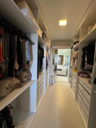 Imagem Casa de luxo em condomínio no coração de Camaçari-BA: 4 quartos, 4 suítes, 3 salas, 1 banheiro, 4 vagas de garagem, 306m² de área.