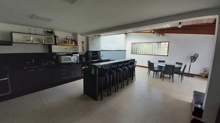 Imagem Casa de alto padrão no bairro Braunes - Nova Friburgo