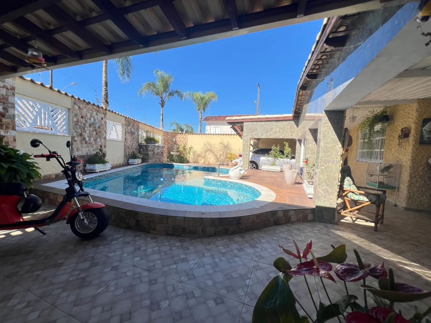 Imagem Casa para Venda em Praia Grande, Solemar, 3 dormitórios, 2 suítes, 1 banheiro, 2 vagas