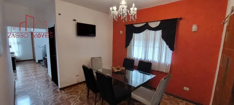 Imagem Belíssima casa a 800m do centro de Embu-Guaçu.