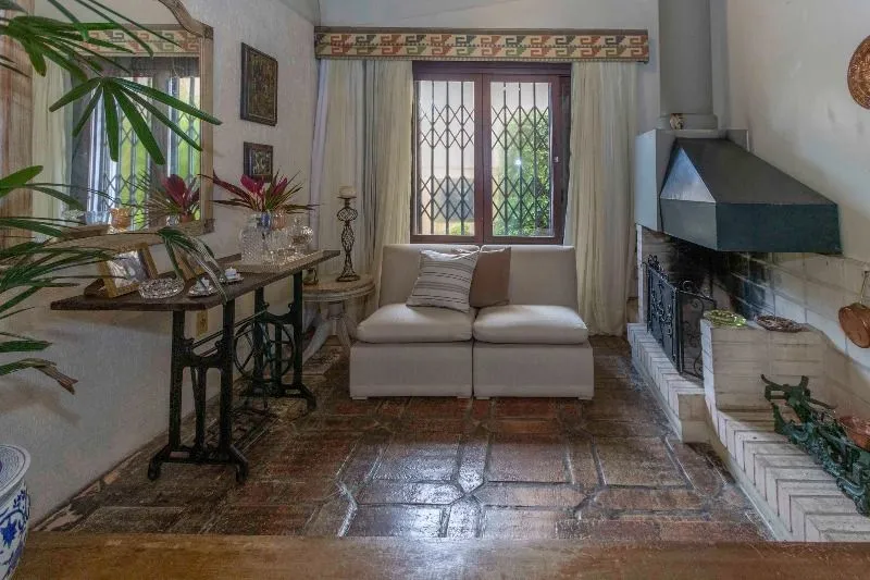 Imagem Casa para Venda - 420m², 5 dormitórios, sendo 2 suites, 6 vagas - Nonoai