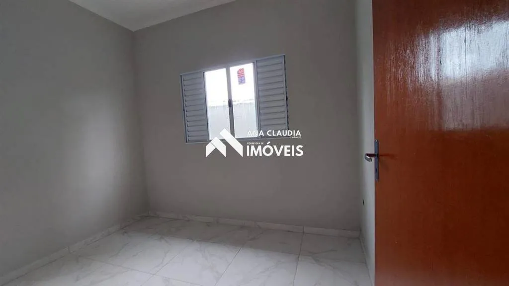 Imagem Casa nova com piscina na praia de Itanhaém, 400 metros da Av. marginal lado serra.