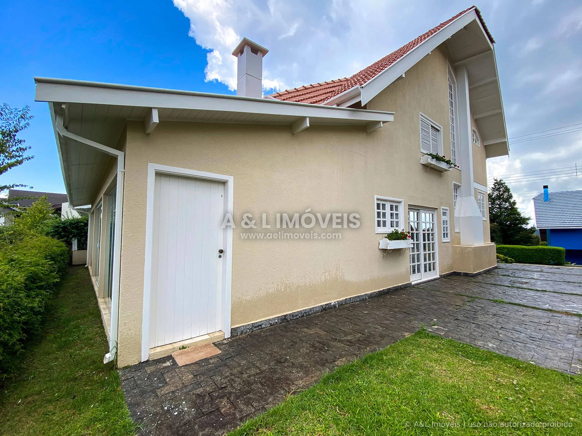 Imagem Casa à venda na Vila Isabel em Campos do Jordão com 213,88 m²