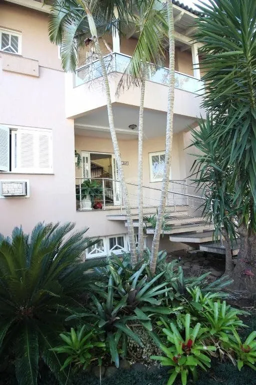 Imagem Casa para comprar com 4 dormitórios, 330m² - Chácara das Pedras - Porto Alegre